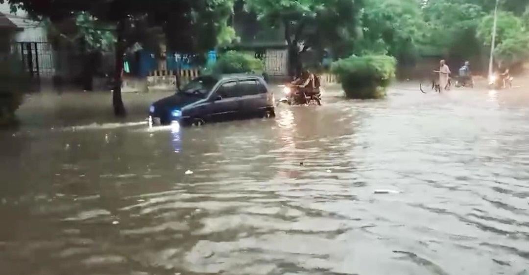 季风降雨打破了拉合尔44年的记录